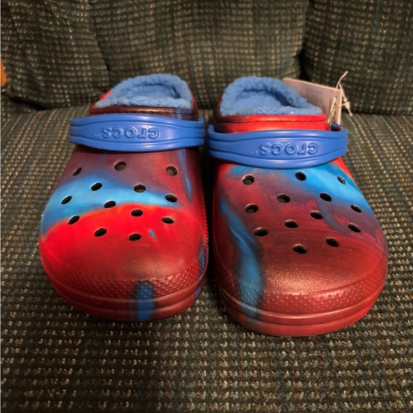 Red & Blue Sherpa Lined Crocs Sz Junior 6 - Picture 2 of 8